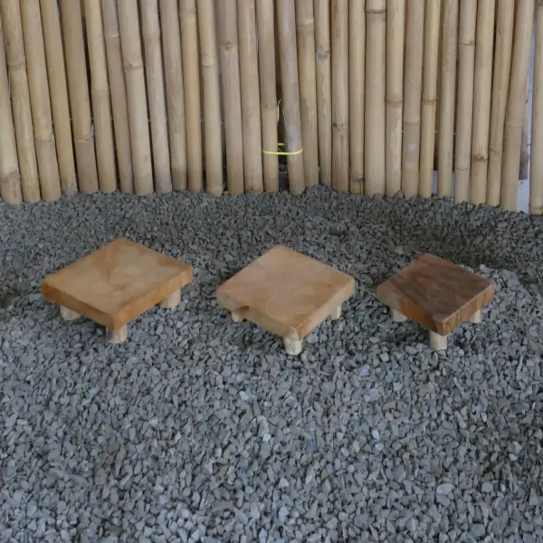 Product image 4 of the product “Low Stool made from teak root wood, Set of 3. Sizes: L: 20x20x7cm H. M:18x18x7cm H. S: 15x15x7cm H. ”